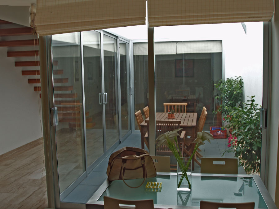 Vivienda unifamiliar en la Calle Juan Pablo VI de Mairena del Alcor, Sevilla (2001)