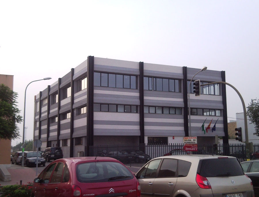 Reforma de nave para juzgados y oficinas en Coria del Río, Sevilla (2008)