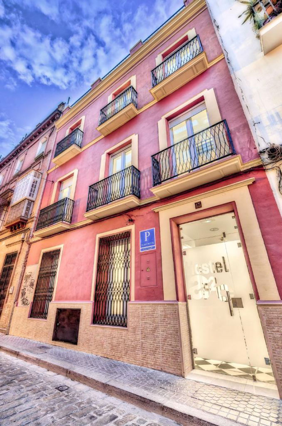 Rehabilitación de edificio para Albergue Turístico en Calle Guadiana, Sevilla (2018)